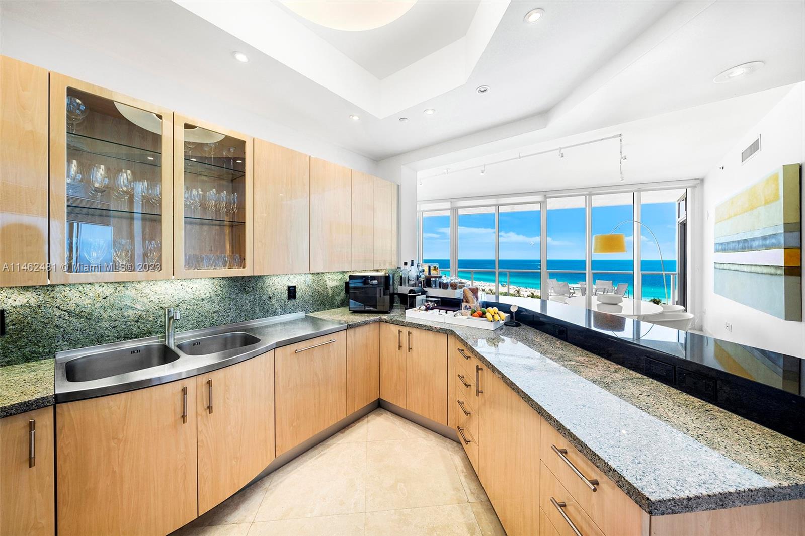 CONTINUUM ON SOUTH BEACH - Residential