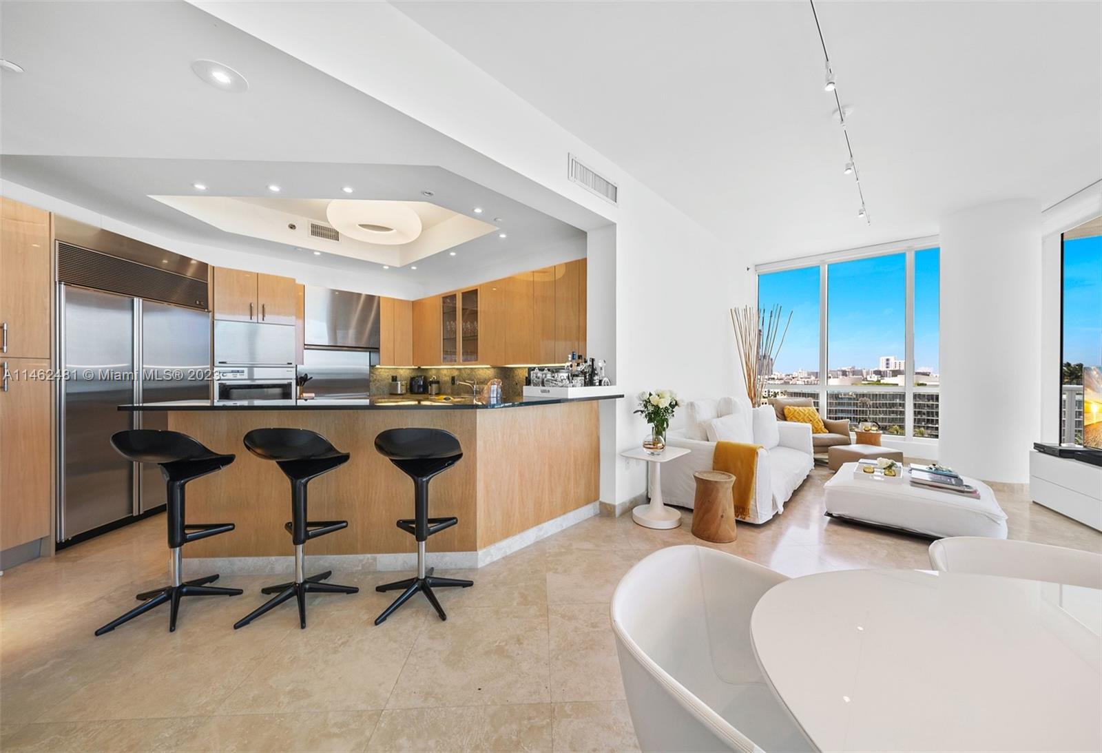 CONTINUUM ON SOUTH BEACH - Residential