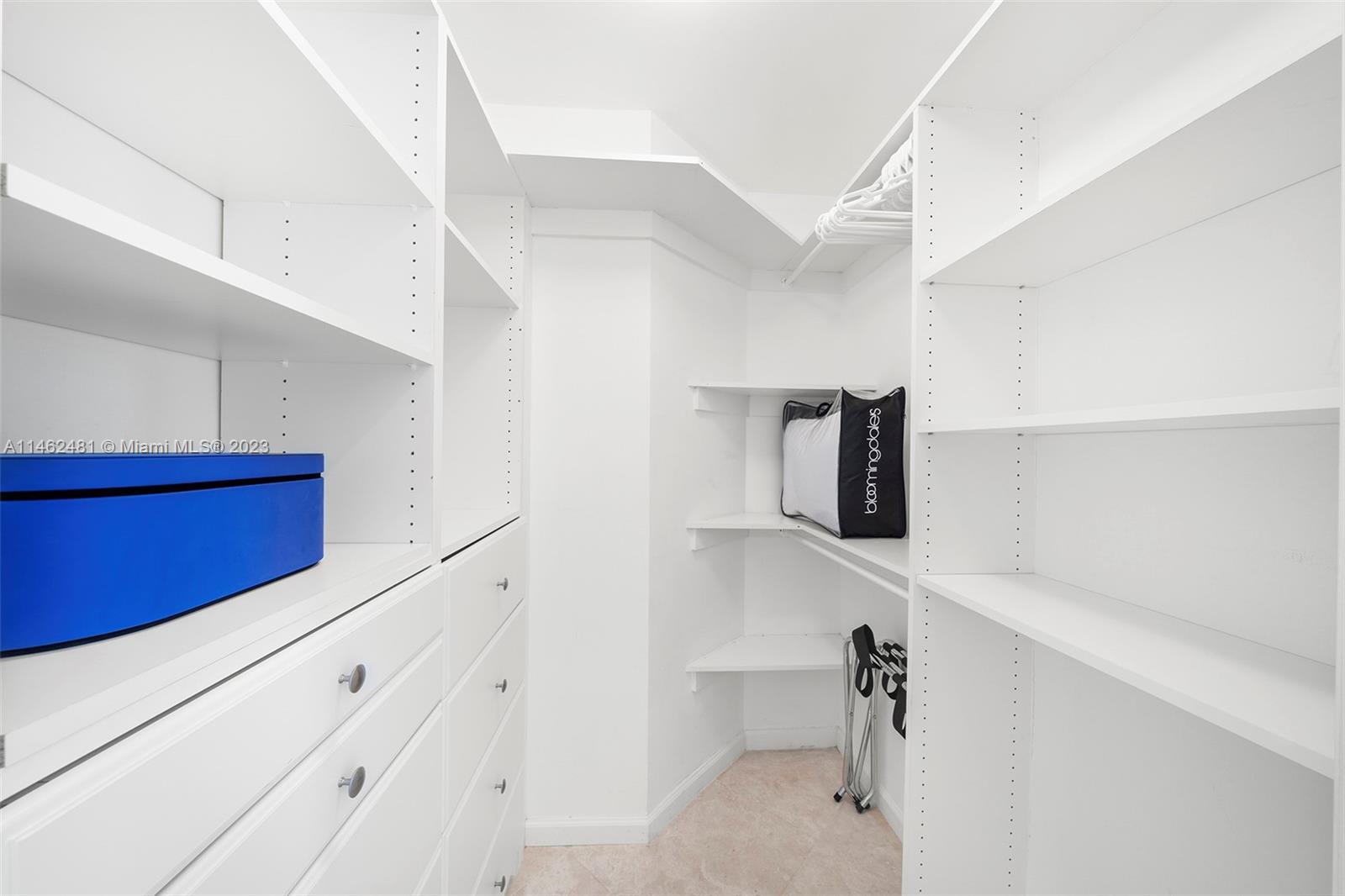 CONTINUUM ON SOUTH BEACH - Residential