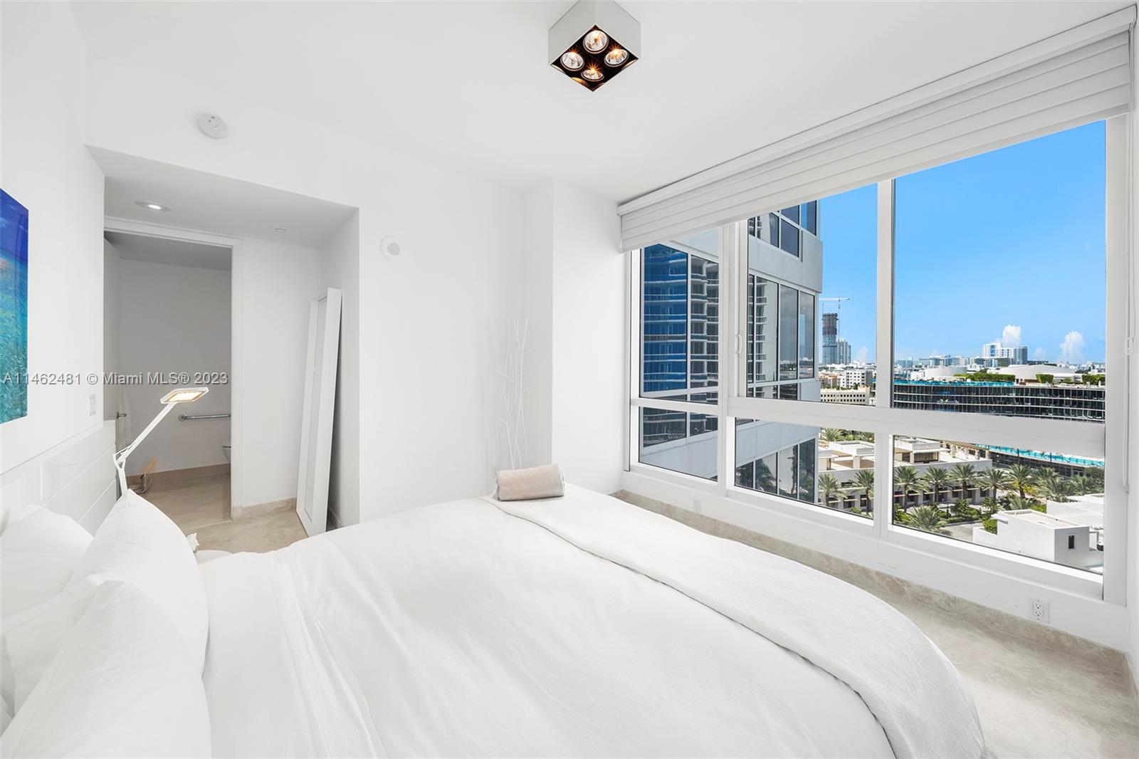 CONTINUUM ON SOUTH BEACH - Residential