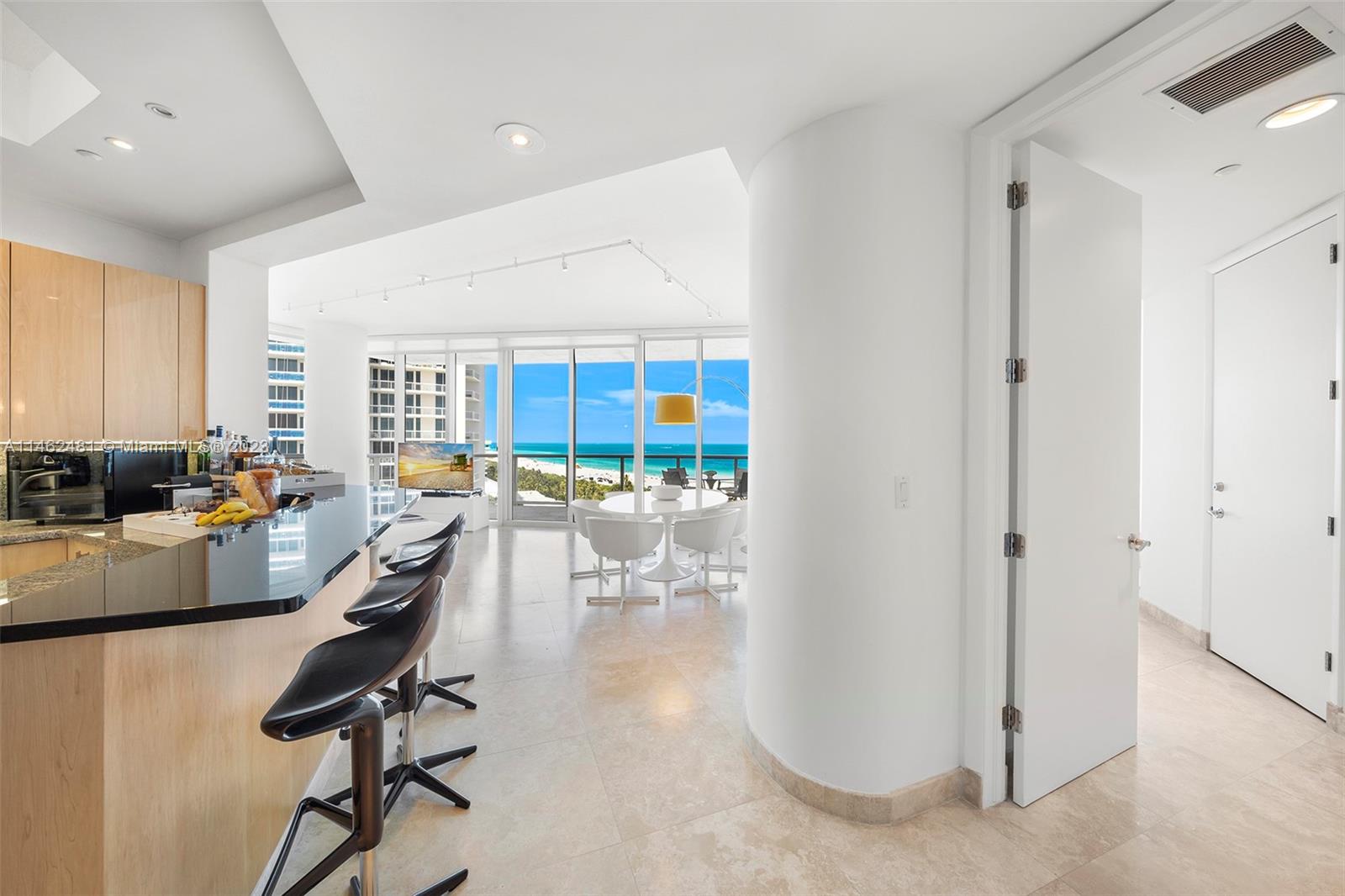 CONTINUUM ON SOUTH BEACH - Residential