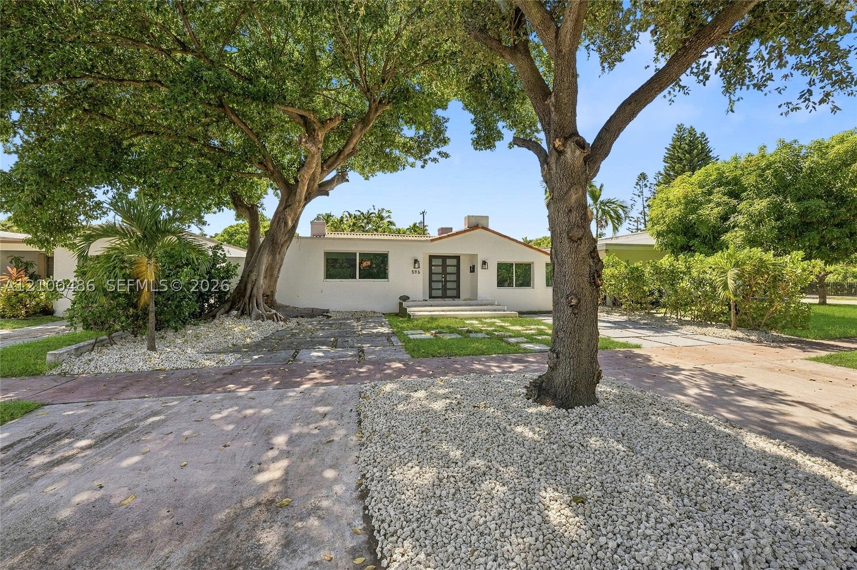 596 W 50th St