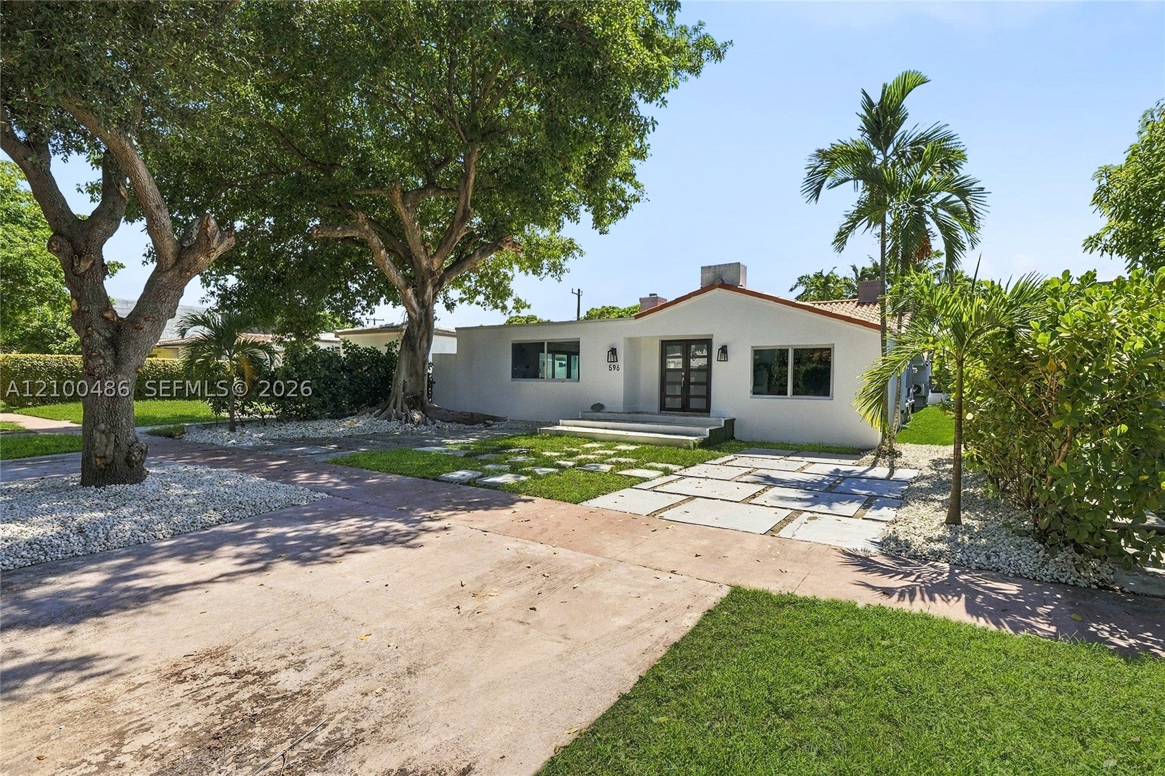 596 W 50th St