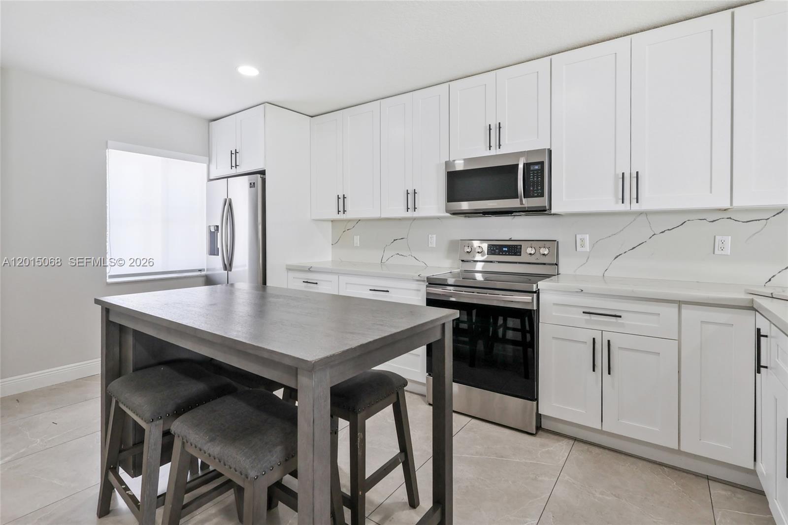 SUNSET PLAZA - Residential Lease