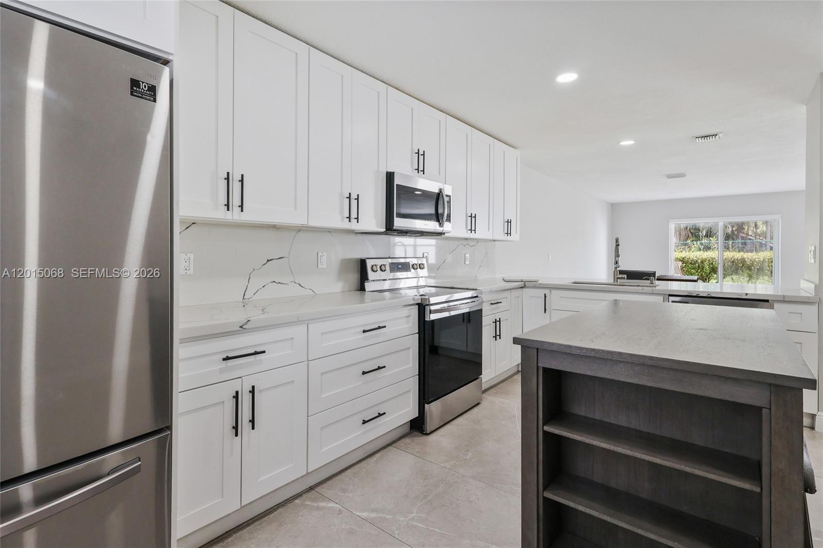 SUNSET PLAZA - Residential Lease