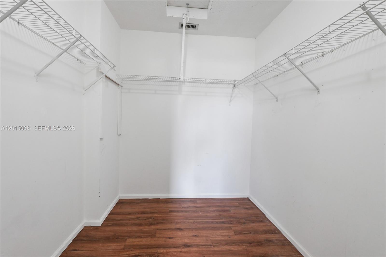 SUNSET PLAZA - Residential Lease