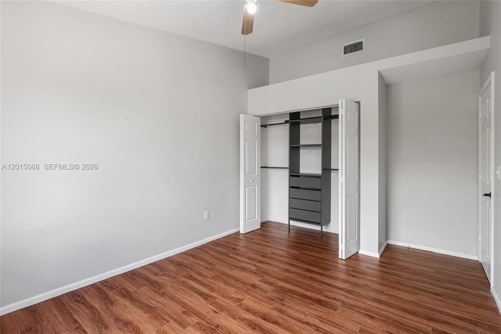SUNSET PLAZA - Residential Lease