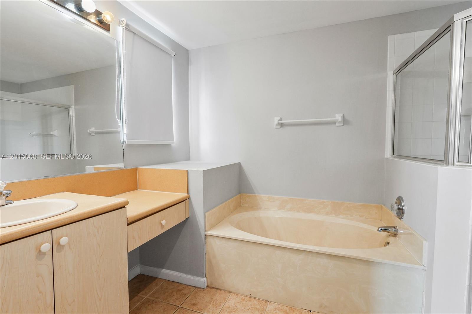 SUNSET PLAZA - Residential Lease