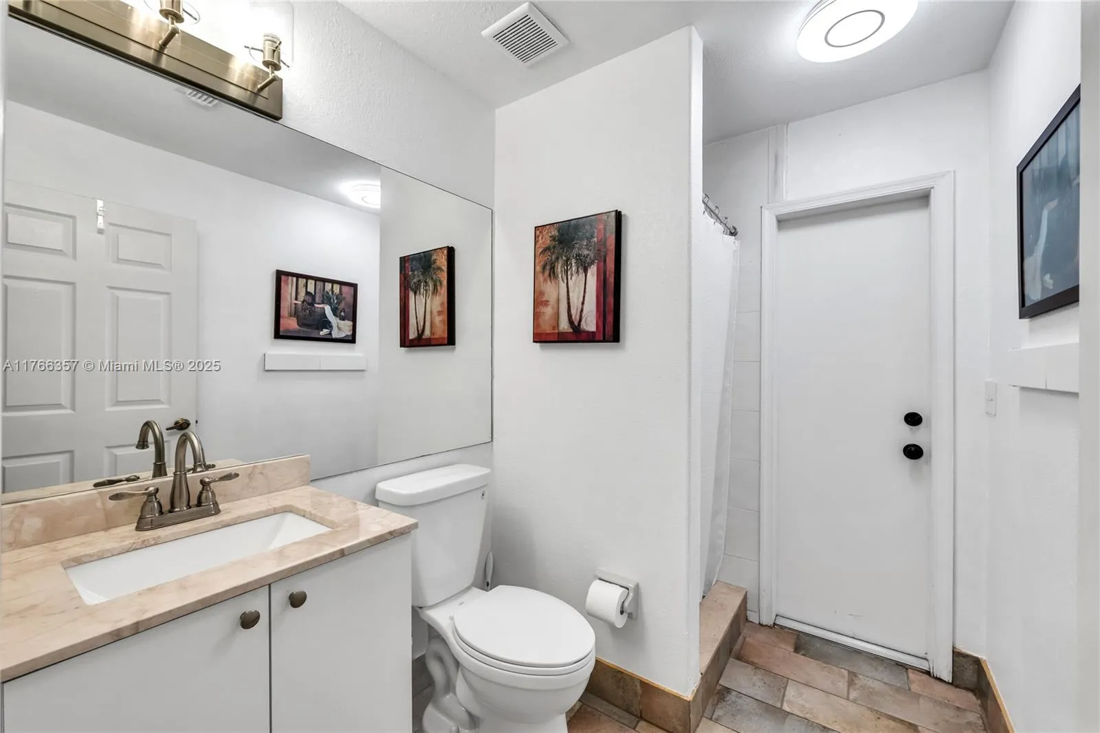 Pembroke Pines, Florida 33029, United States, 5 Bedrooms Bedrooms, ,4 BathroomsBathrooms,Residential,Active,90810