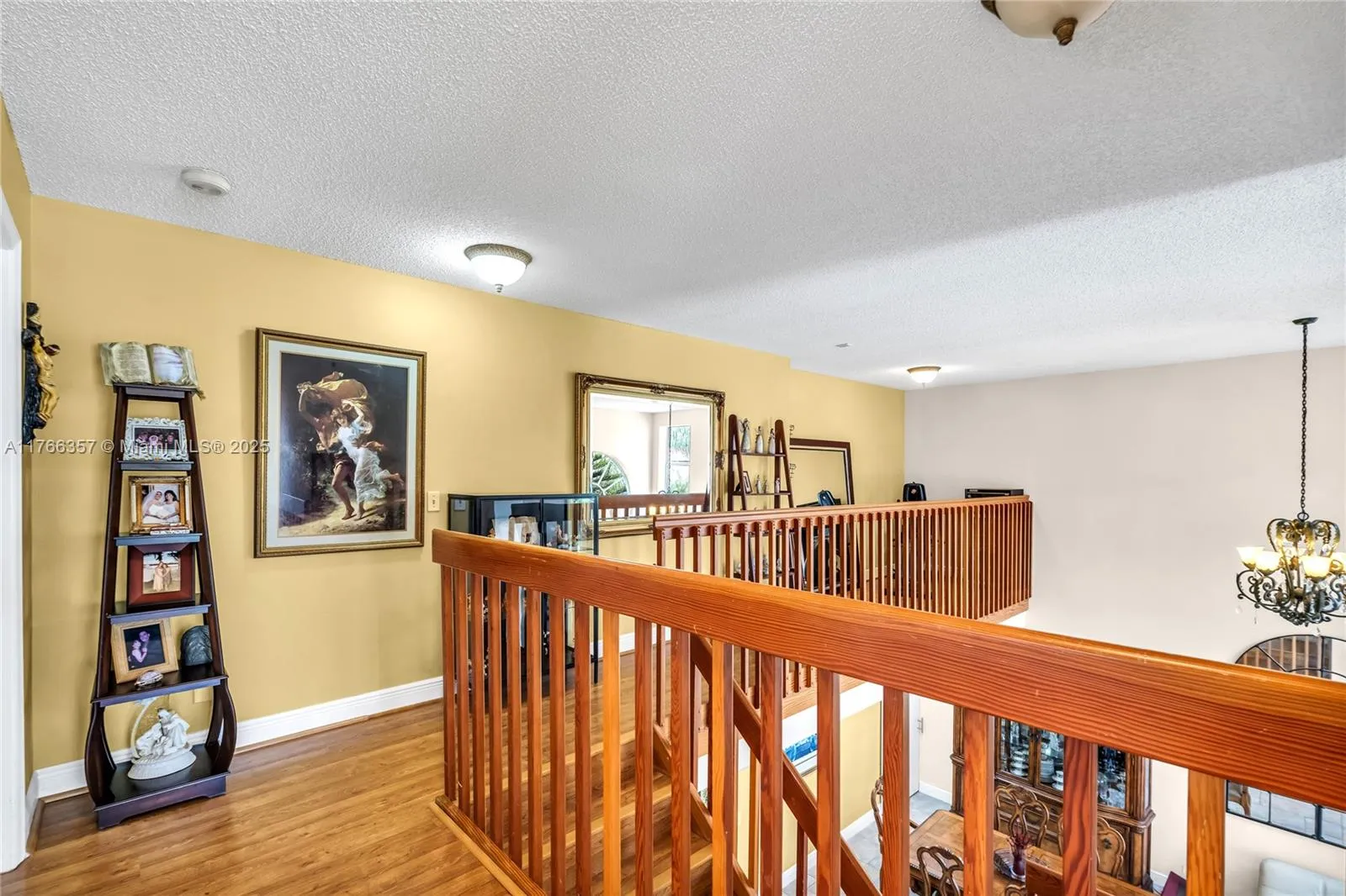 Pembroke Pines, Florida 33029, United States, 5 Bedrooms Bedrooms, ,4 BathroomsBathrooms,Residential,Active,90810