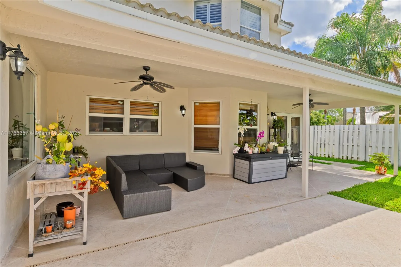 Pembroke Pines, Florida 33029, United States, 5 Bedrooms Bedrooms, ,4 BathroomsBathrooms,Residential,Active,90810