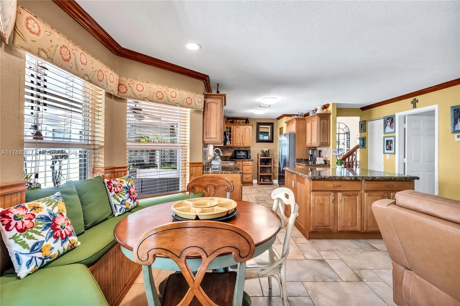 Pembroke Pines, Florida 33029, United States, 5 Bedrooms Bedrooms, ,4 BathroomsBathrooms,Residential,Active,90810