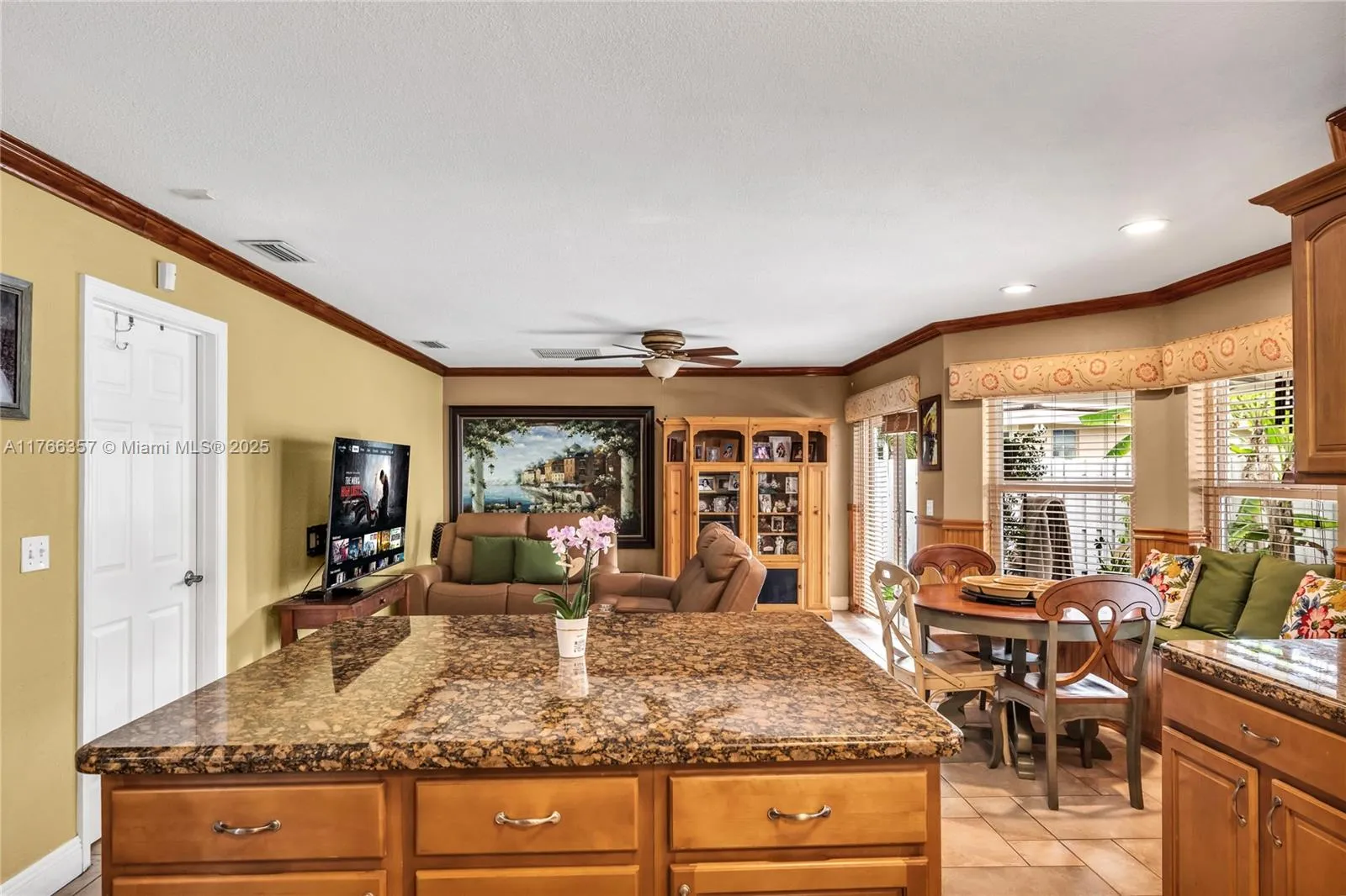 Pembroke Pines, Florida 33029, United States, 5 Bedrooms Bedrooms, ,4 BathroomsBathrooms,Residential,Active,90810