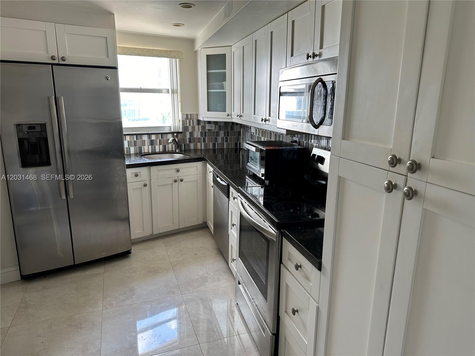 6039 Collins Ave 728
