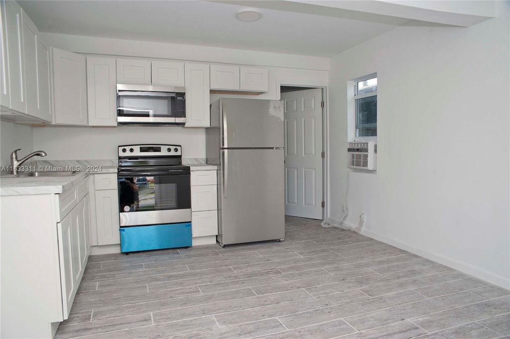 Photo of 1323 N Federal Hwy #4, Hollywood, FL 33020 (MLS # A11633311)