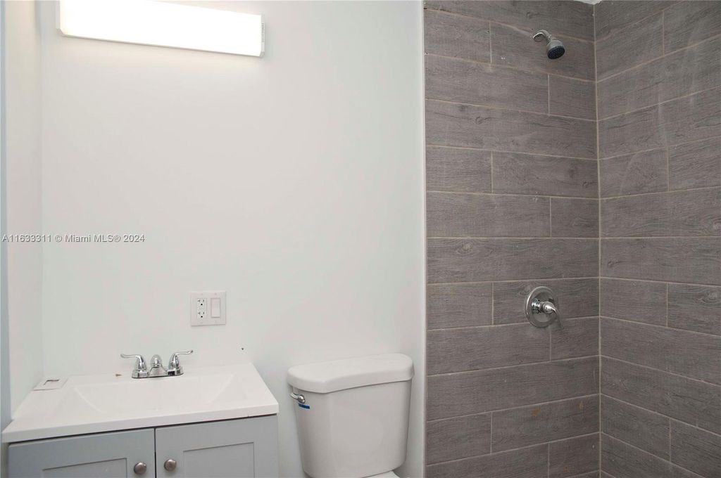 Photo of 1323 N Federal Hwy #4, Hollywood, FL 33020 (MLS # A11633311)