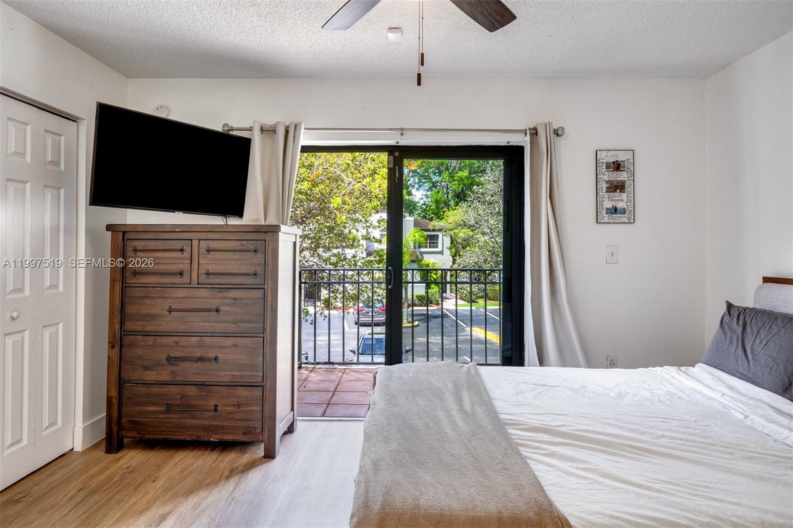 PALM POINT - Residential