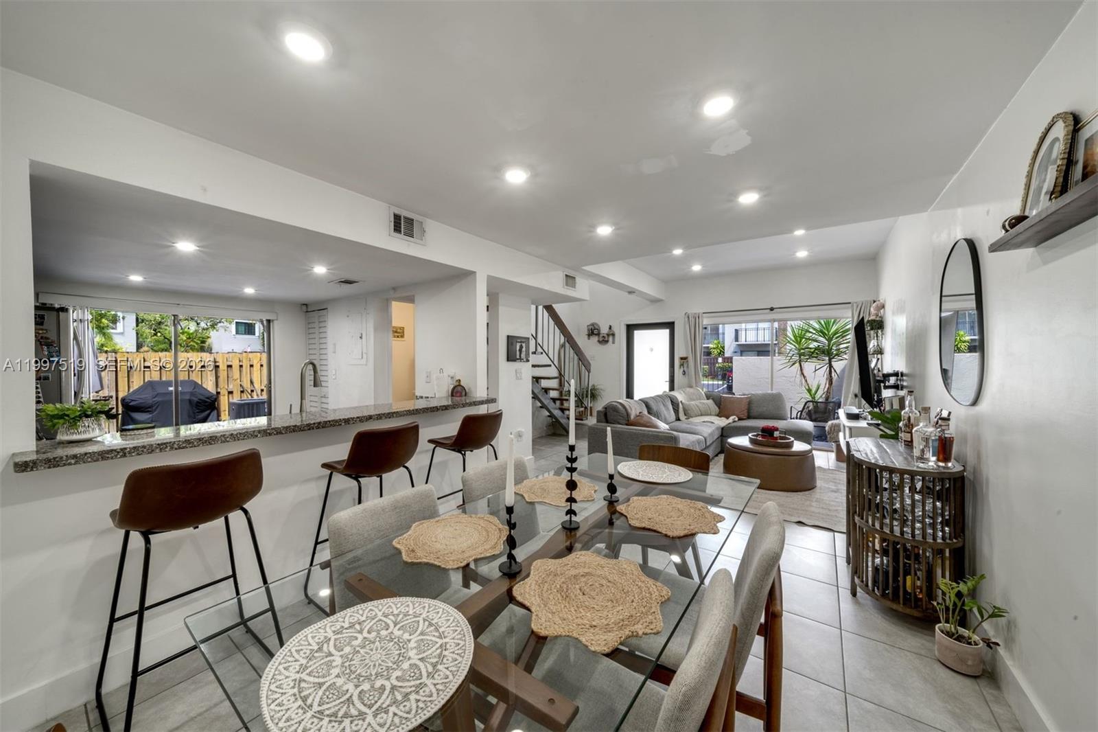 PALM POINT - Residential