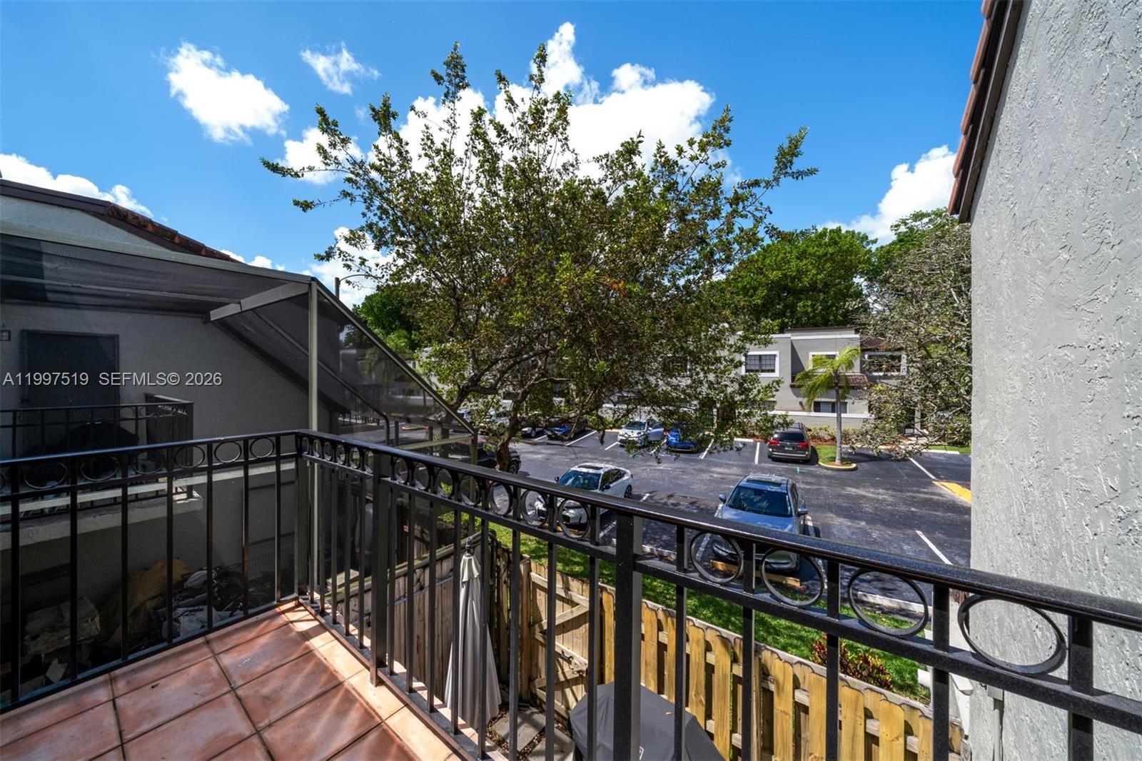 PALM POINT - Residential