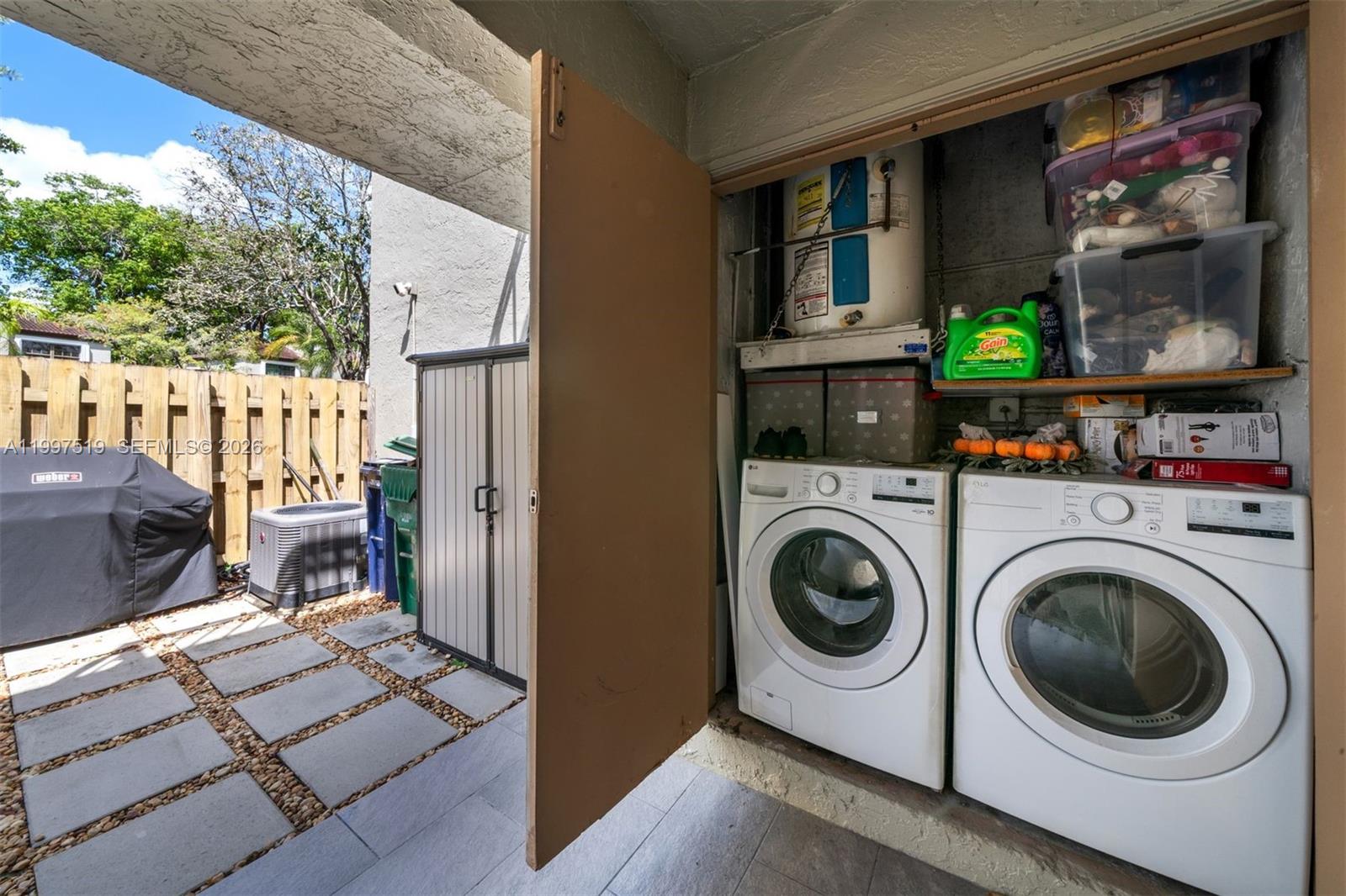 PALM POINT - Residential