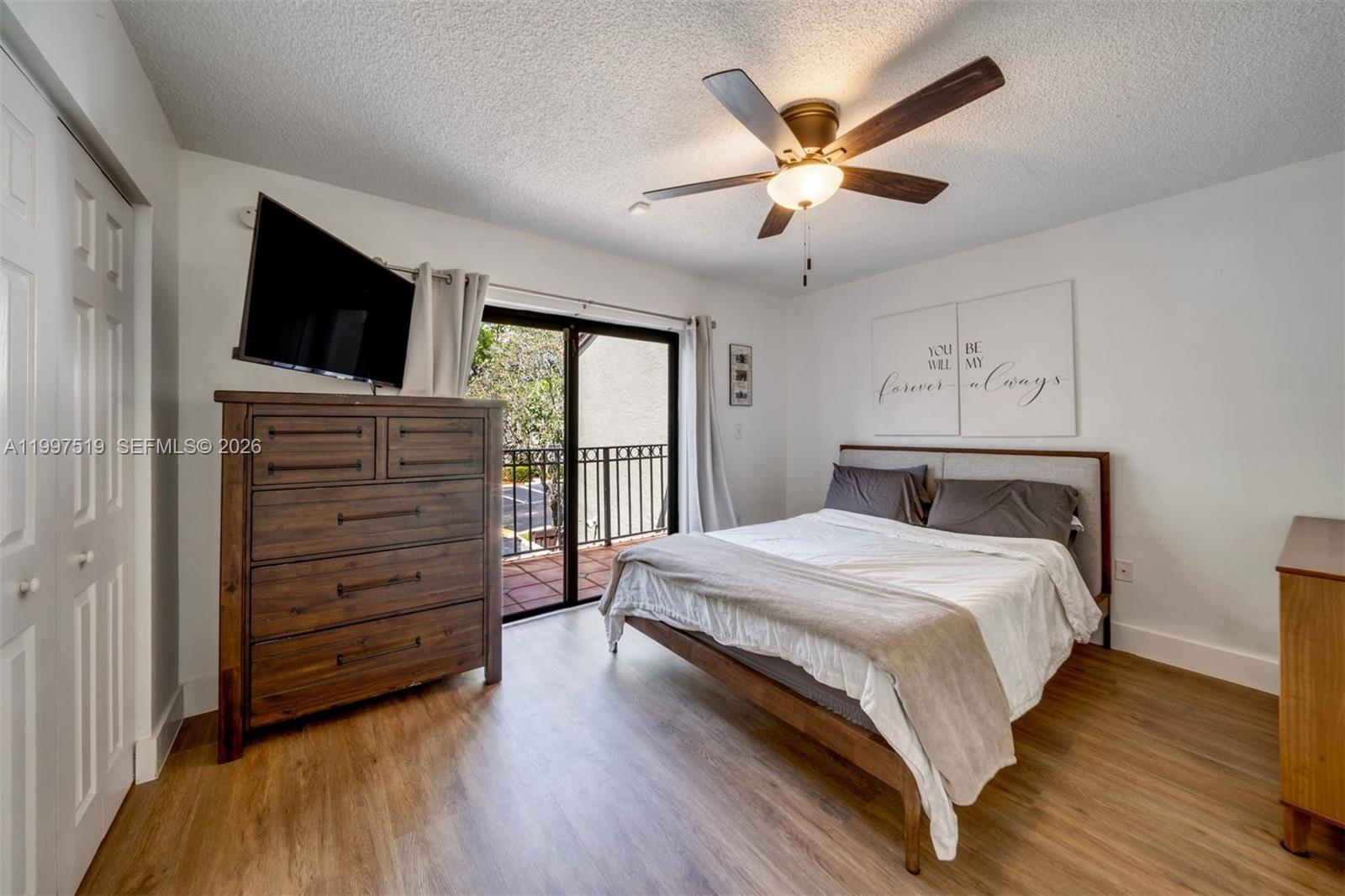 PALM POINT - Residential