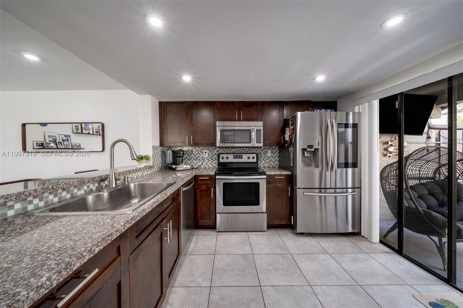 PALM POINT - Residential