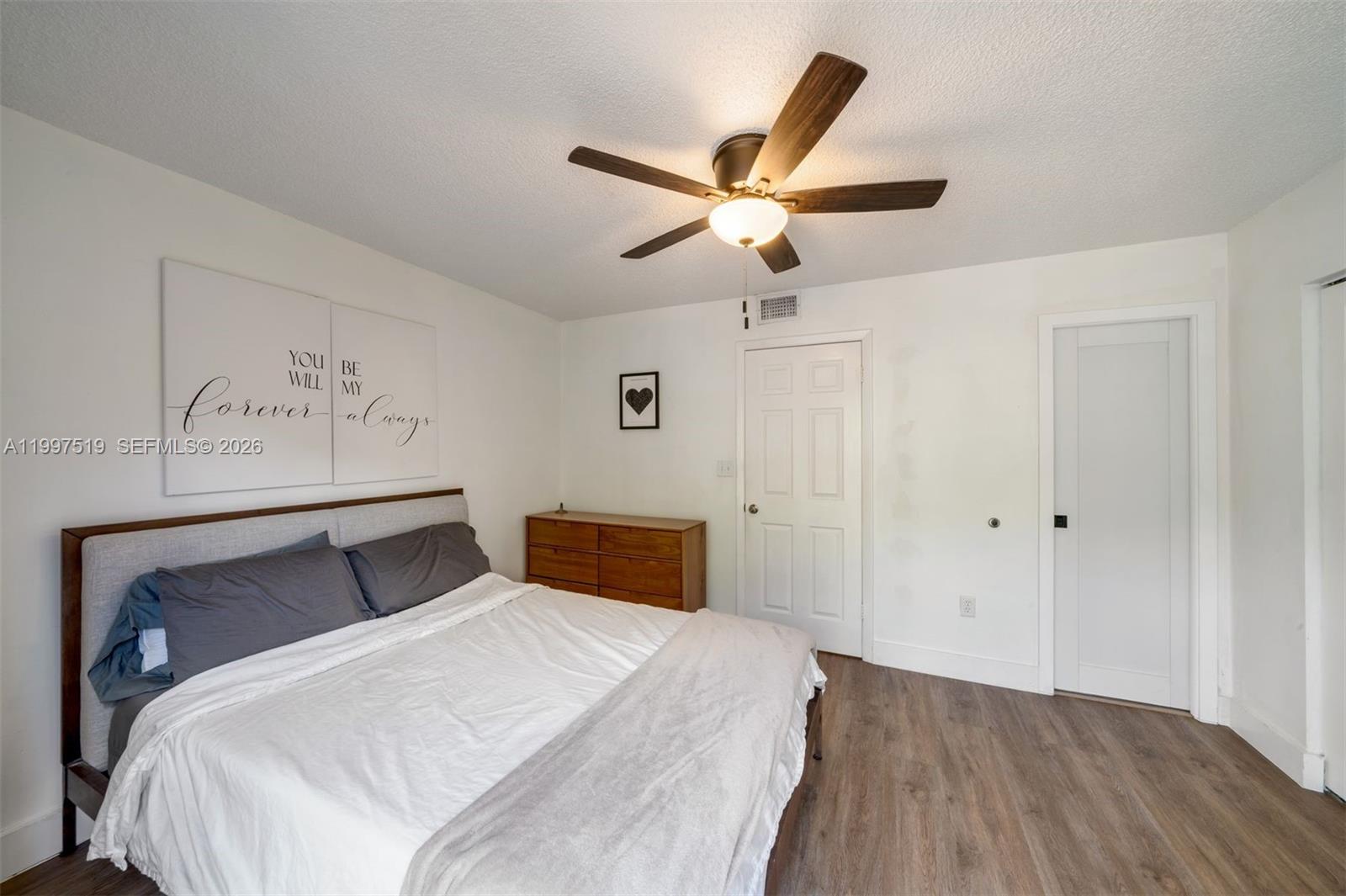 PALM POINT - Residential