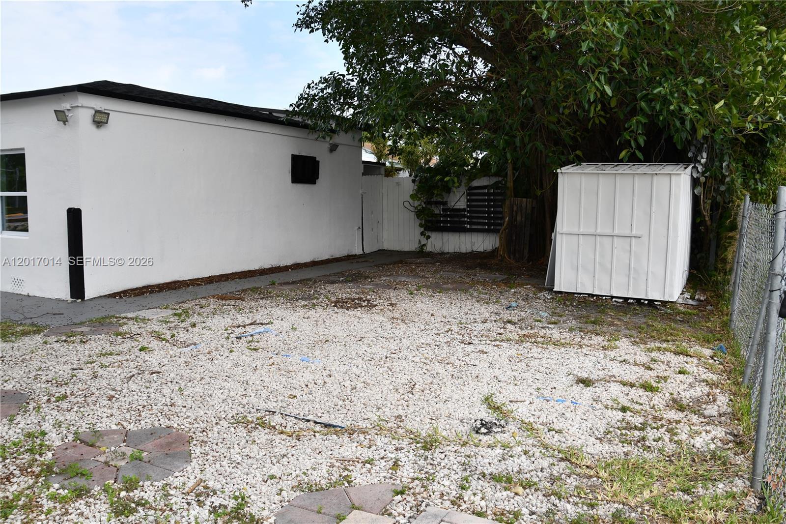 STEPHEN MANOR - Residential Lease