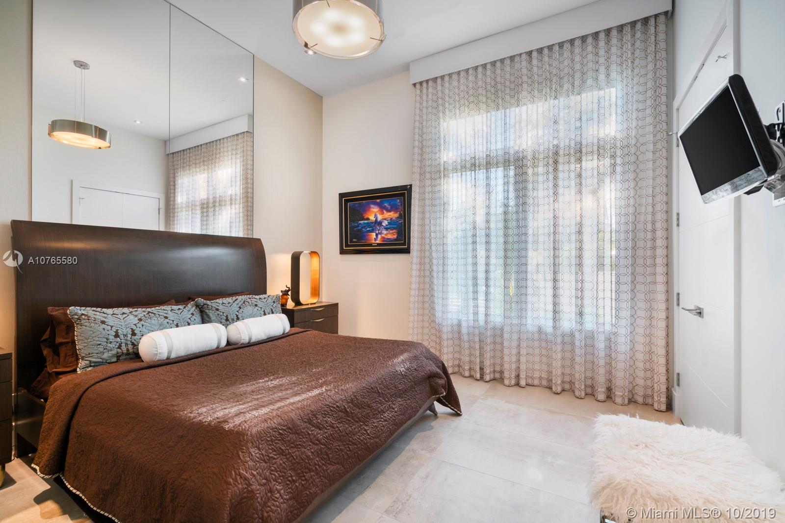 LAUDERDALE ISLES REAMEN P - Residential