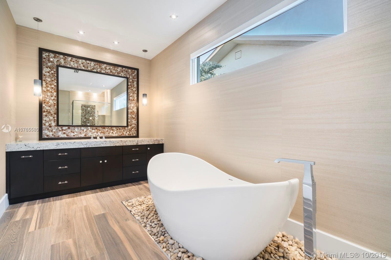 LAUDERDALE ISLES REAMEN P - Residential