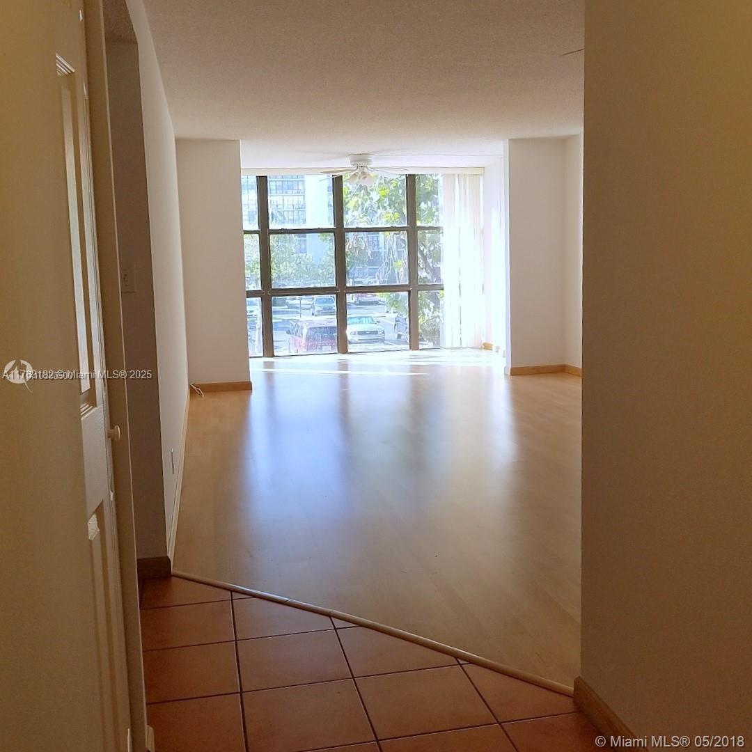 1000 Parkview Dr 216