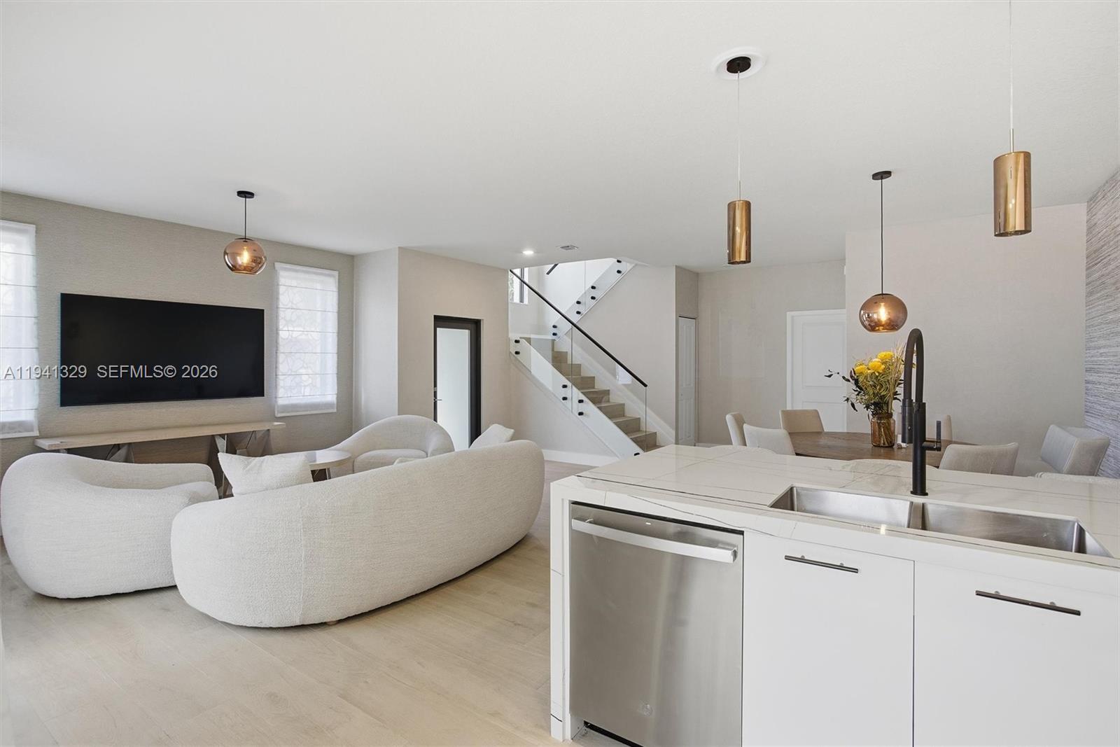 DOWNTOWN DORAL SOUTH PHAS - Residential