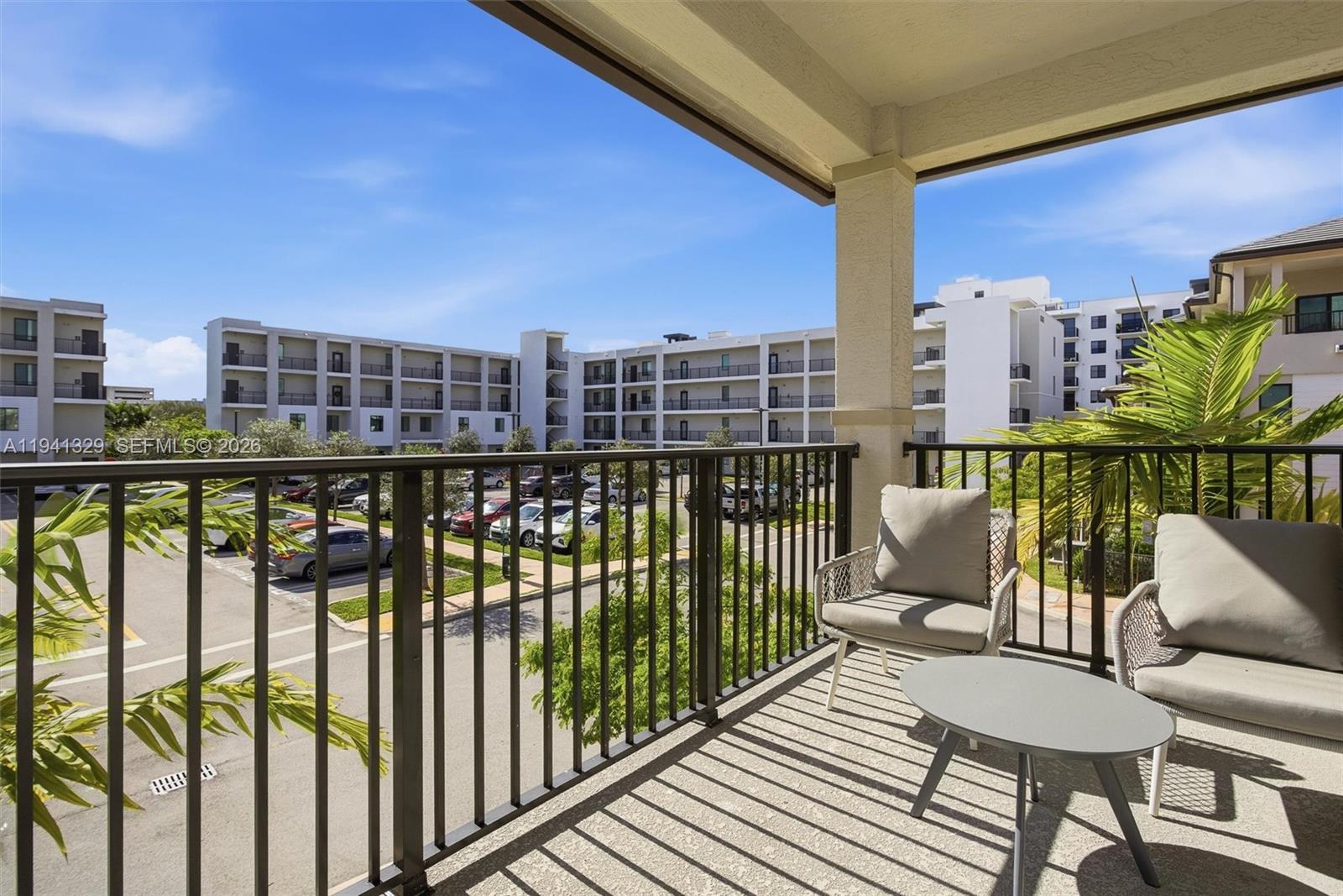 DOWNTOWN DORAL SOUTH PHAS - Residential