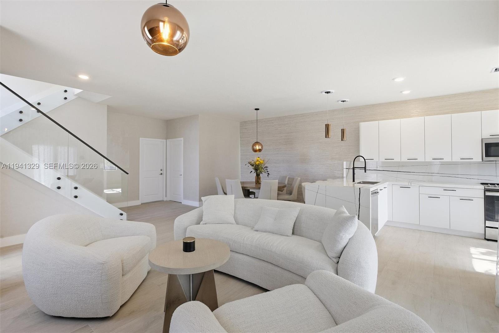 DOWNTOWN DORAL SOUTH PHAS - Residential