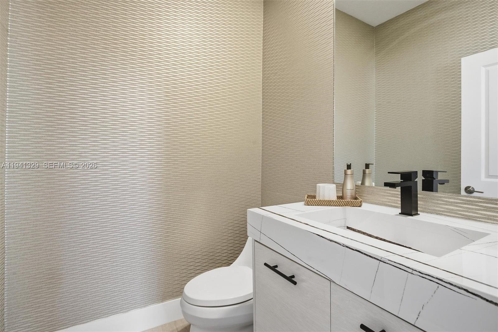 DOWNTOWN DORAL SOUTH PHAS - Residential