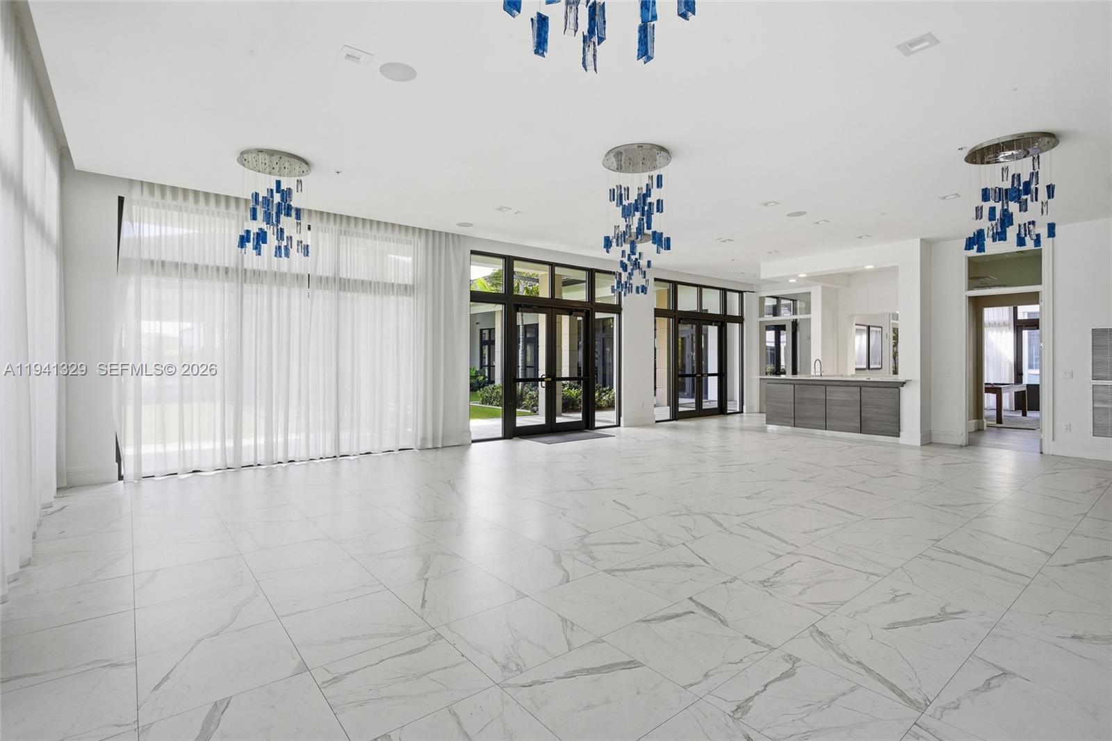 DOWNTOWN DORAL SOUTH PHAS - Residential