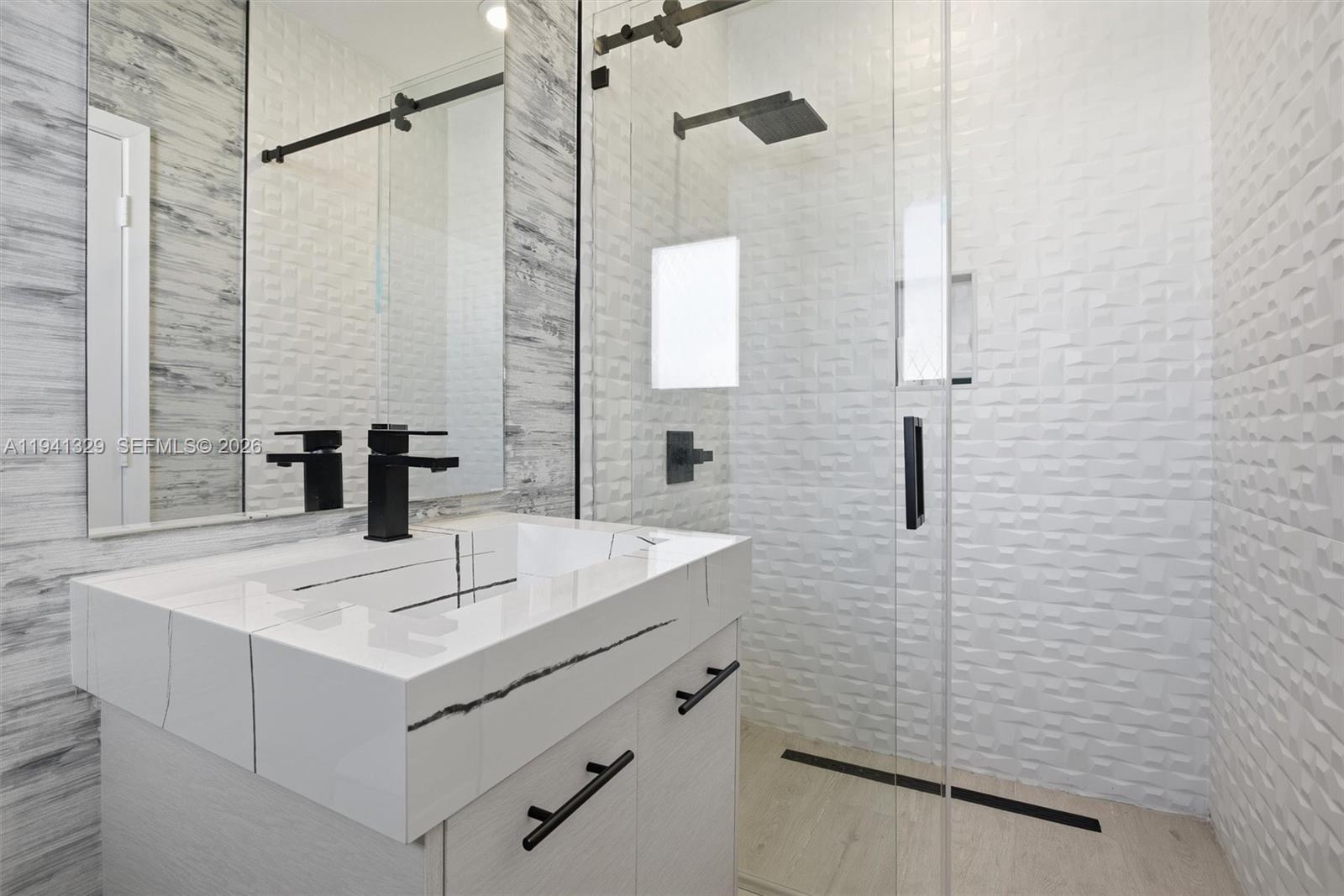 DOWNTOWN DORAL SOUTH PHAS - Residential