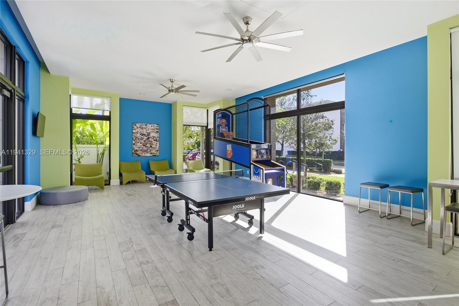 DOWNTOWN DORAL SOUTH PHAS - Residential