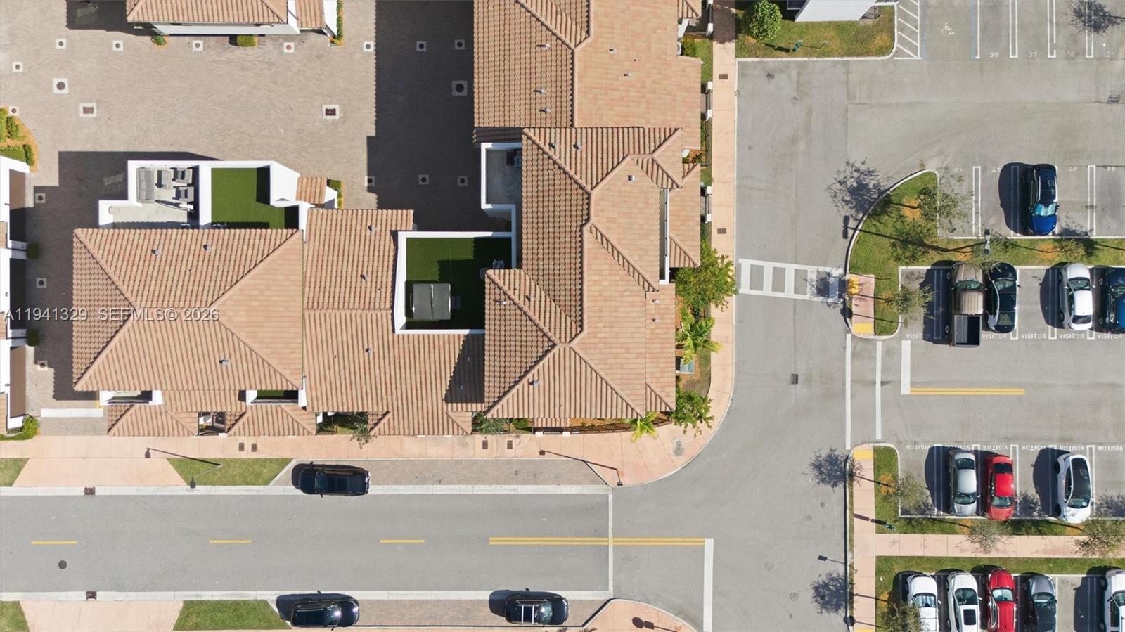 DOWNTOWN DORAL SOUTH PHAS - Residential