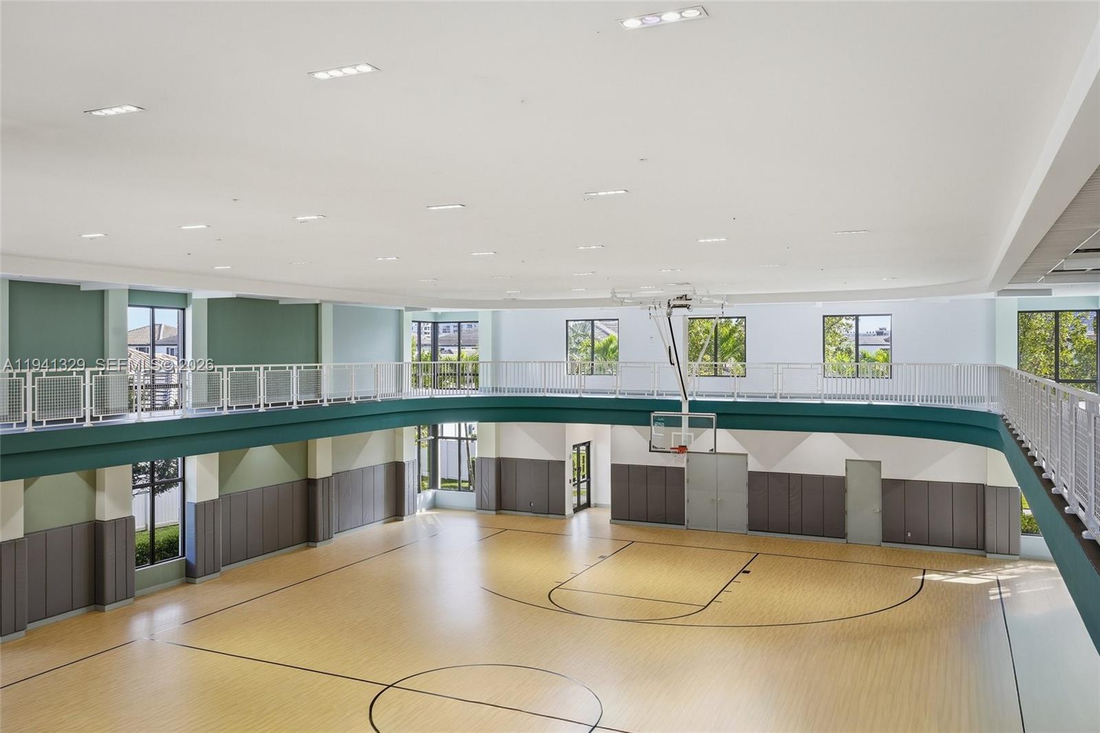 DOWNTOWN DORAL SOUTH PHAS - Residential