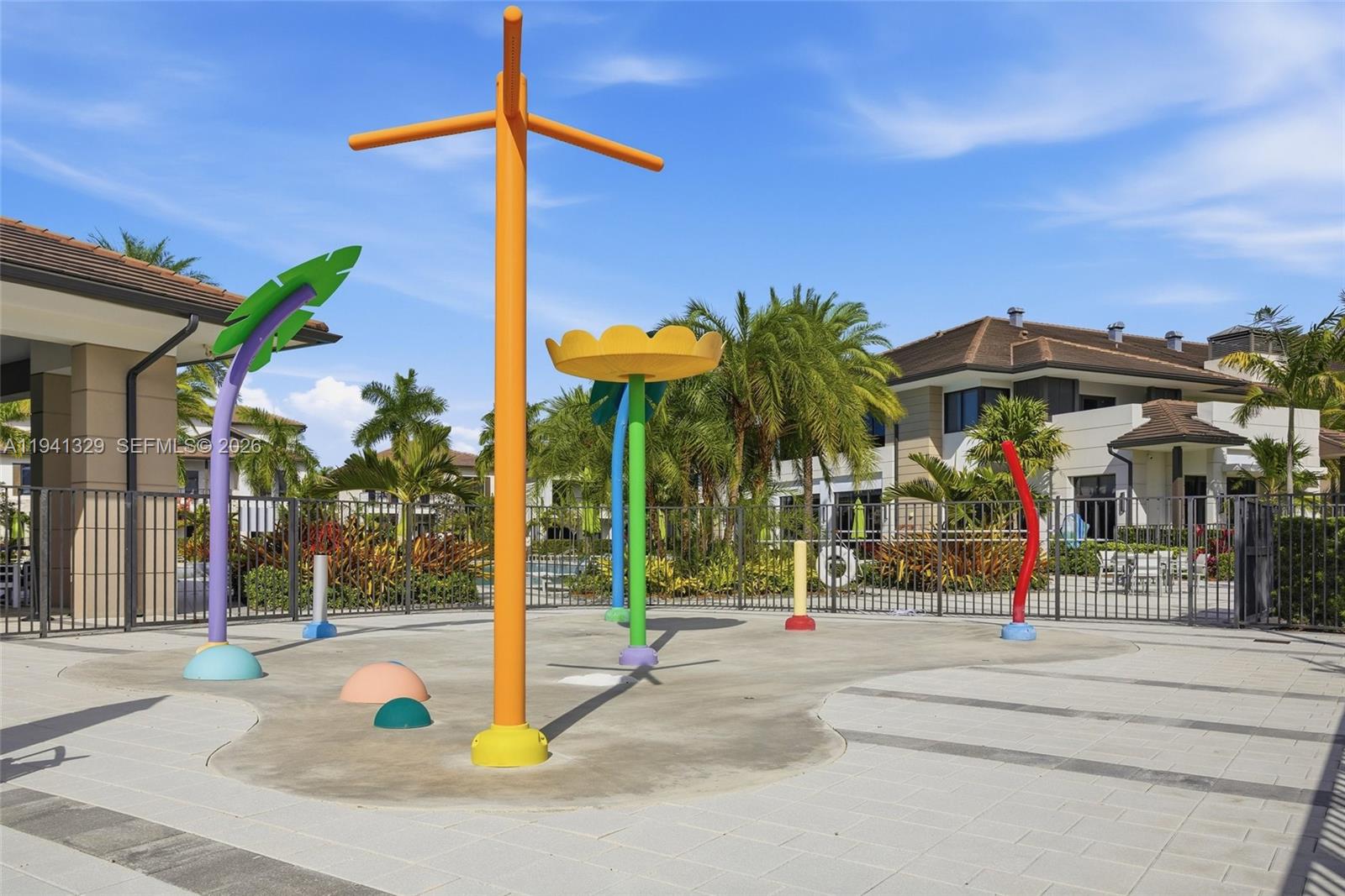 DOWNTOWN DORAL SOUTH PHAS - Residential