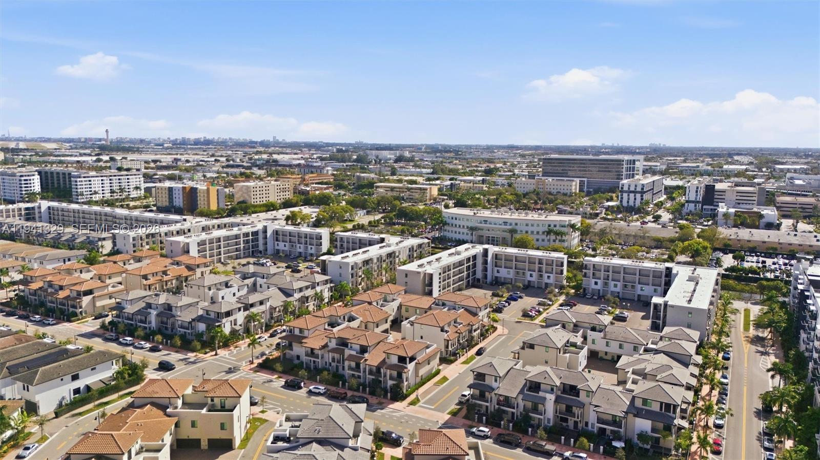 DOWNTOWN DORAL SOUTH PHAS - Residential