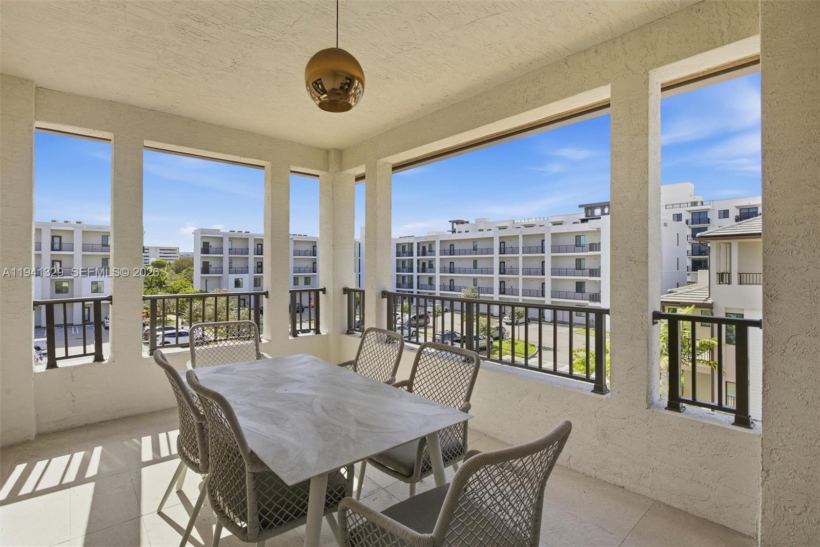 DOWNTOWN DORAL SOUTH PHAS - Residential