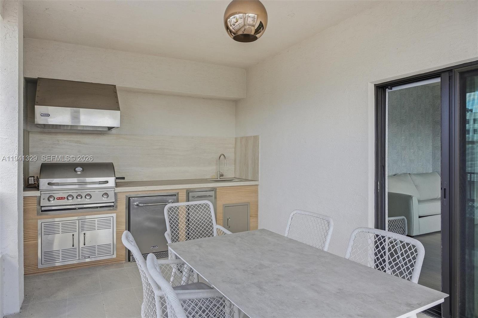 DOWNTOWN DORAL SOUTH PHAS - Residential