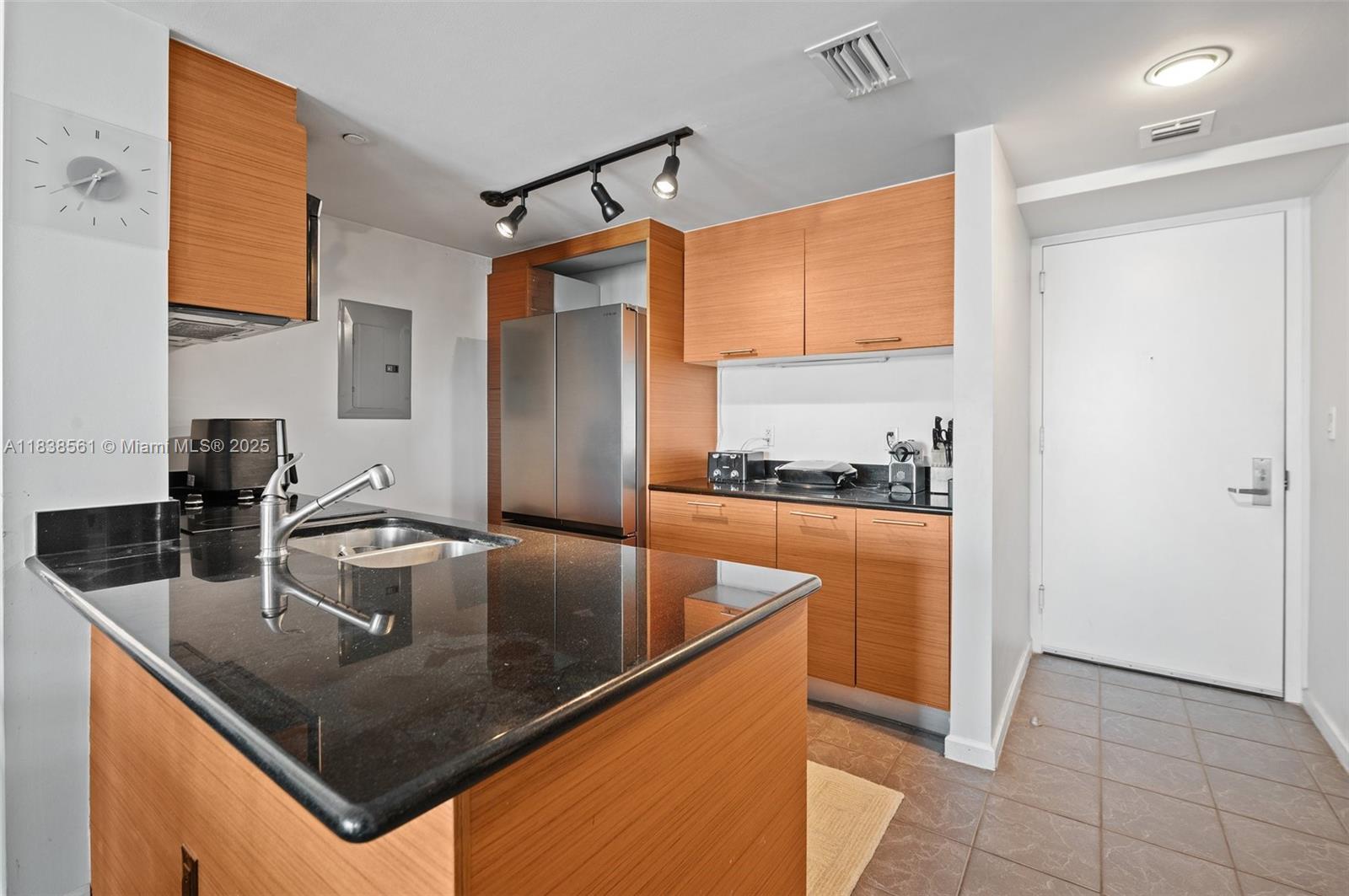 50 Biscayne Blvd 3605