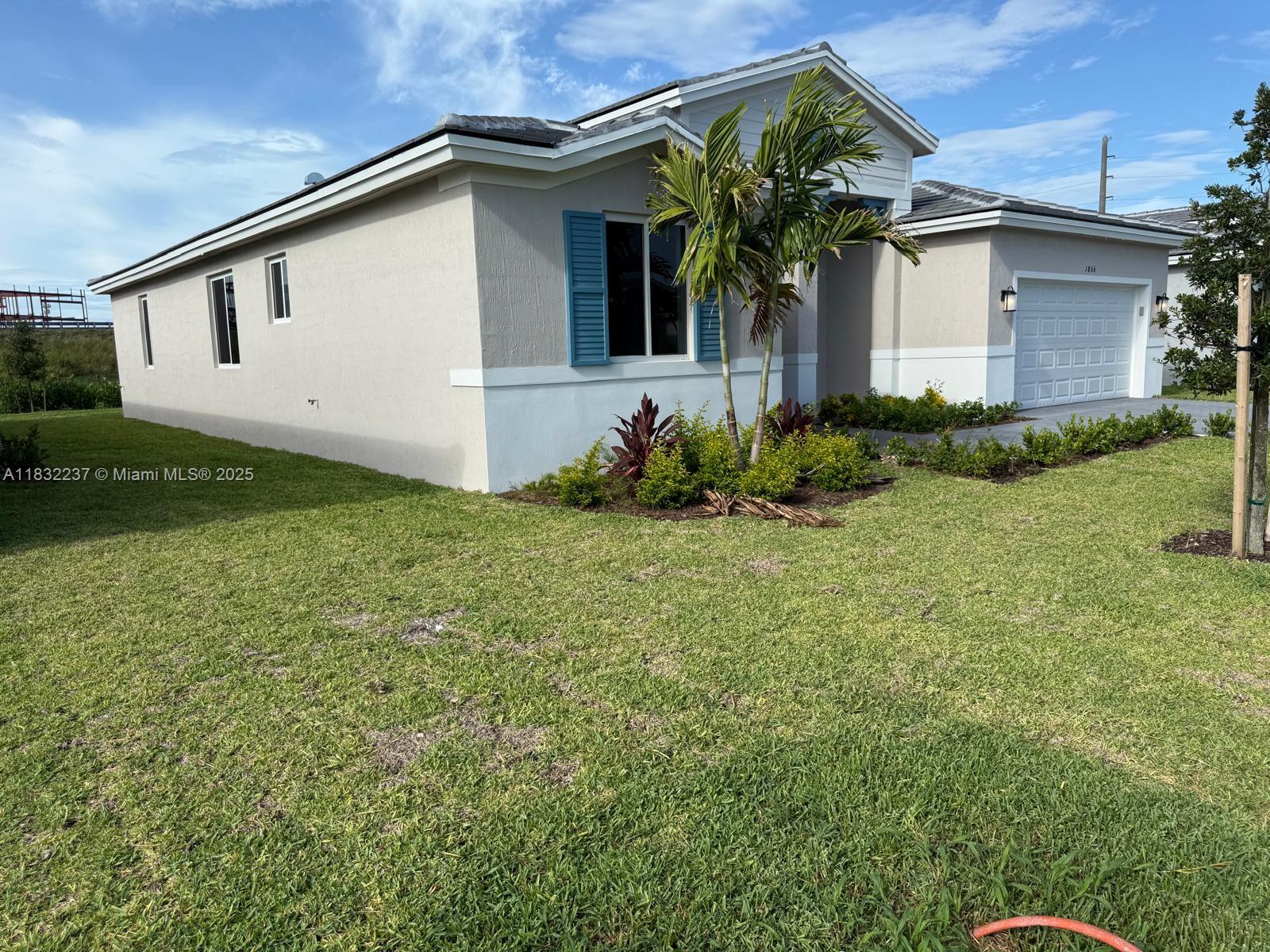 1866 NE 1st St, Homestead, FL, 33033/$644,900 1 1866 NE 1st St