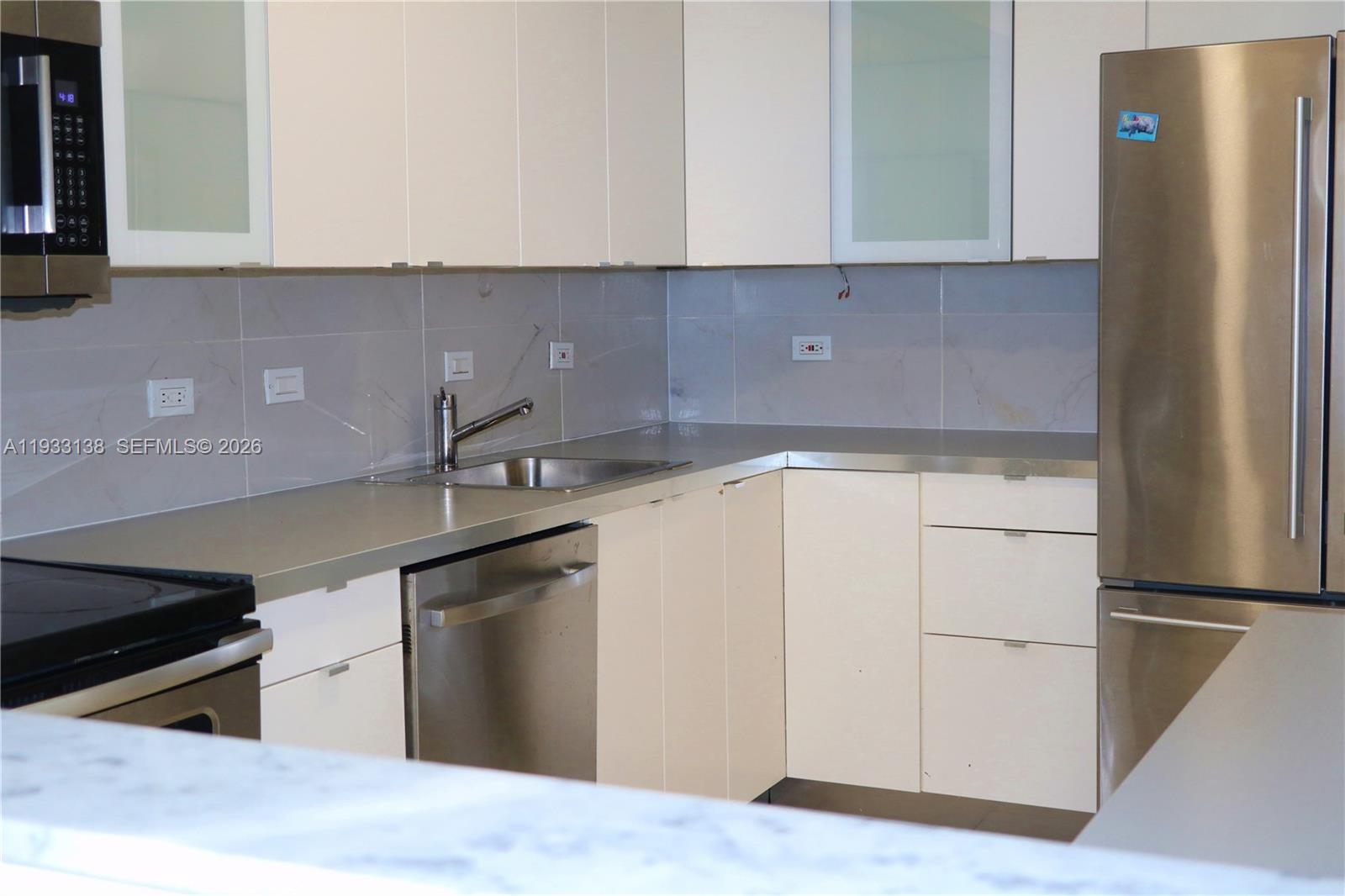 WATERVIEW CONDO - Residential Lease