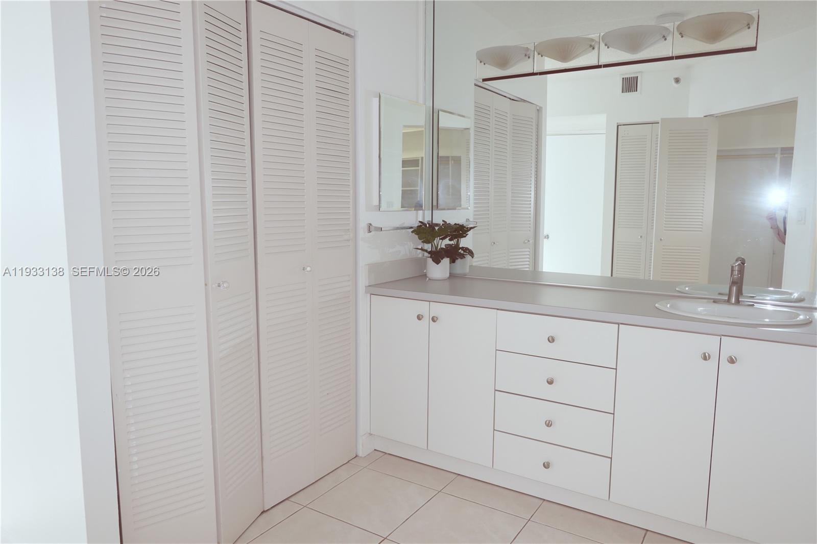 WATERVIEW CONDO - Residential Lease