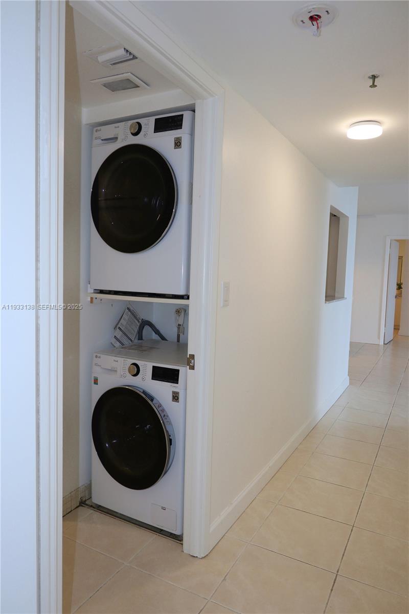 WATERVIEW CONDO - Residential Lease