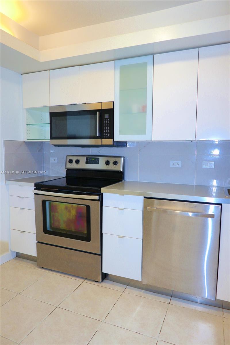 WATERVIEW CONDO - Residential Lease